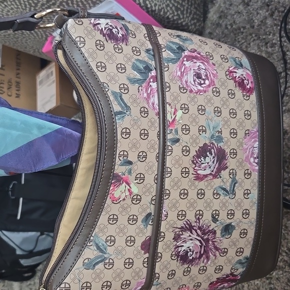 Floral Patterned Shoulder Bag - Picture 3 of 8